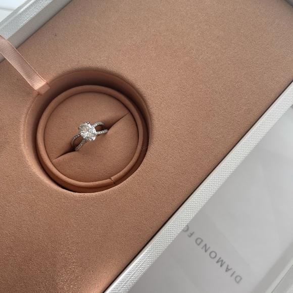 Vrai 2.14 Platinum Engagement Ring size 7 - Picture 6 of 13